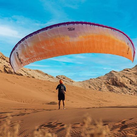 Al Badayer Retreat By Sharjah Collection Hotel Margham Екстериор снимка Parachute landing on the dunes