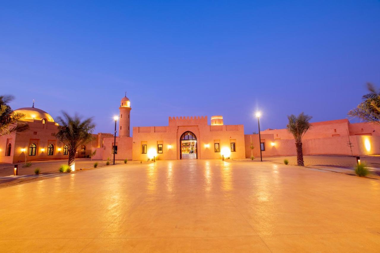 Al Badayer Retreat By Sharjah Collection Hotel Margham Екстериор снимка The main entrance of the hotel