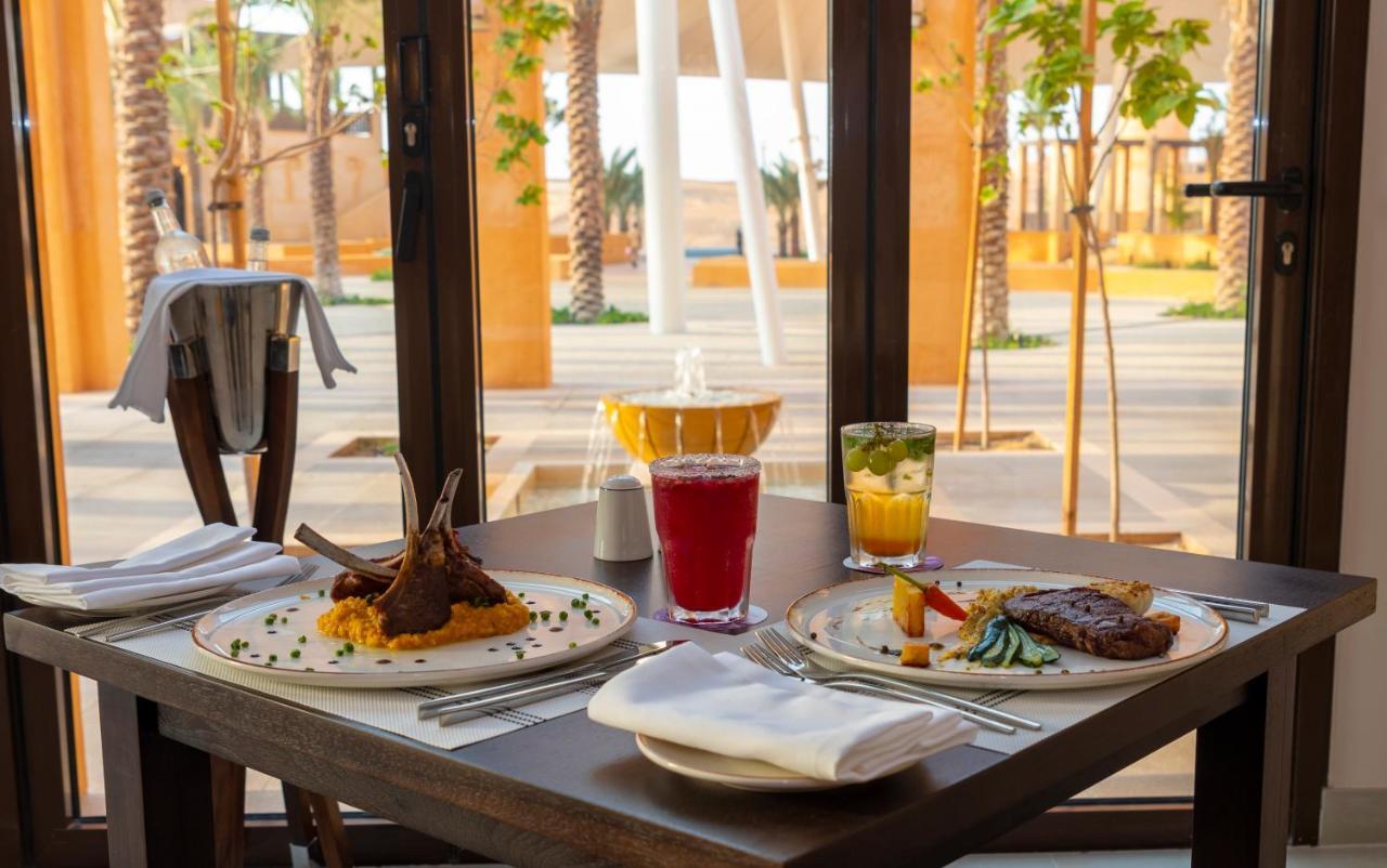 Al Badayer Retreat By Sharjah Collection Hotel Margham Екстериор снимка A meal at a restaurant