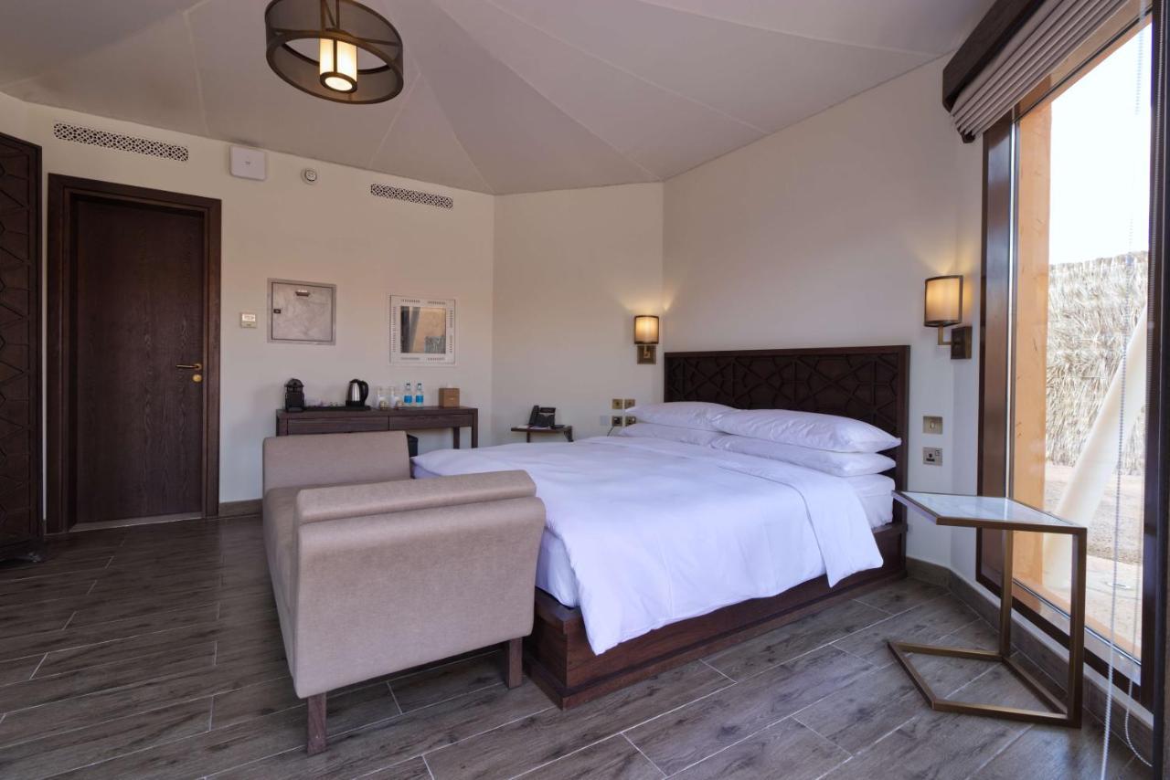 Al Badayer Retreat By Sharjah Collection Hotel Margham Екстериор снимка A bedroom at the Al Maha Desert Resort